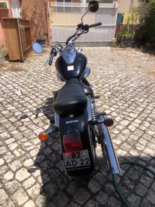 Moto Suzuki intruder 250