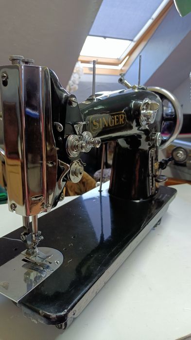 Maszyna do szycia Singer 207d