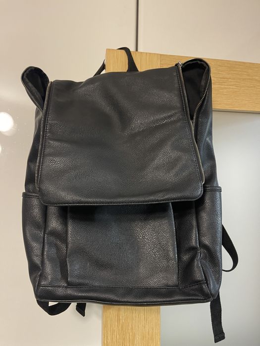 Рюкзак чорний шкірзам