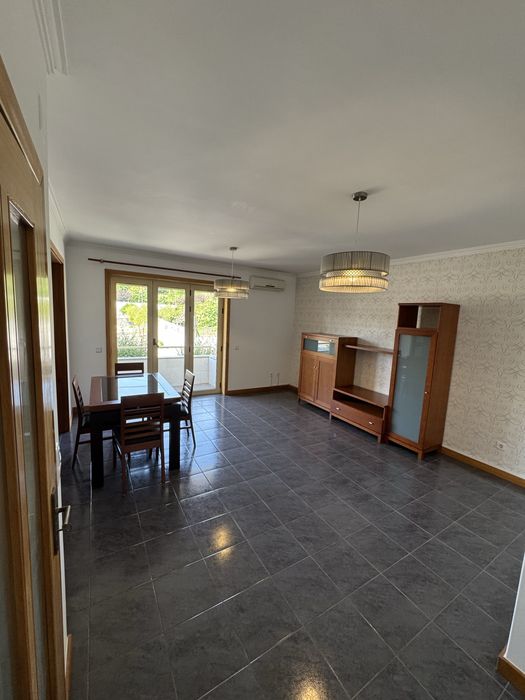 Excelente Apartamento T2 com Terraço Fechado no Centro de Fiães – Conforto e Espaço Único
