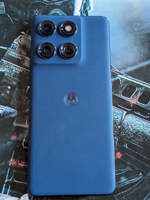 Продам телефон Motorola Edge 60 12/265