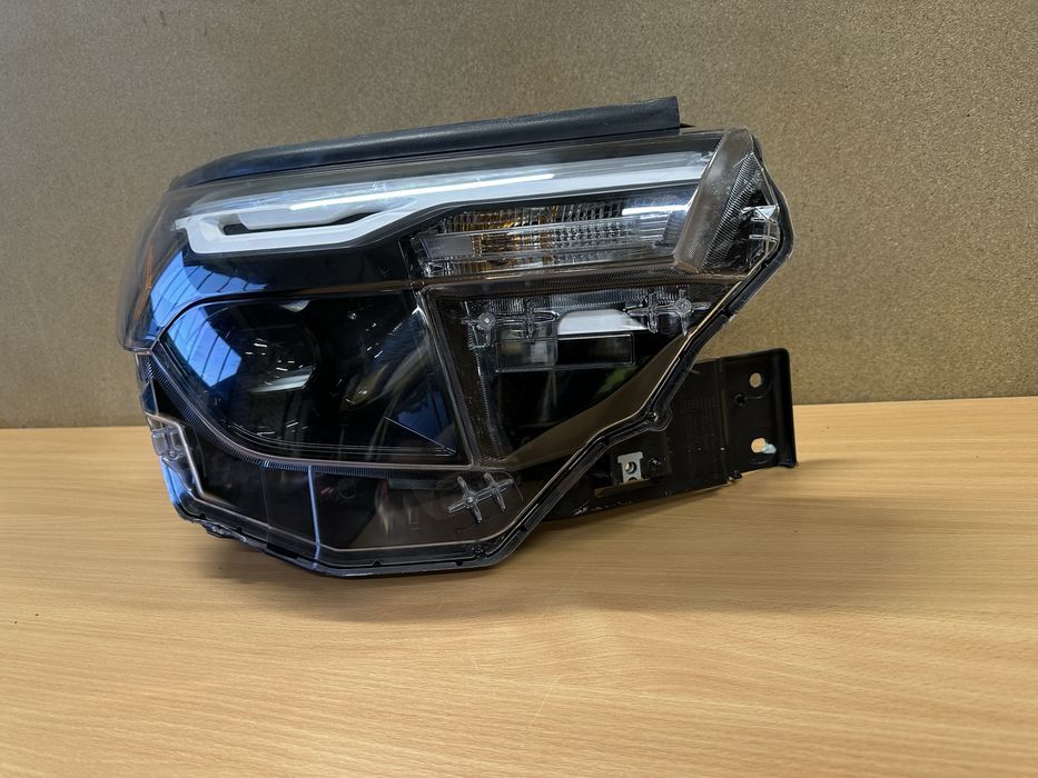 Фара права Subaru Forester SL 84001SL000 K5 2024 2025 2026