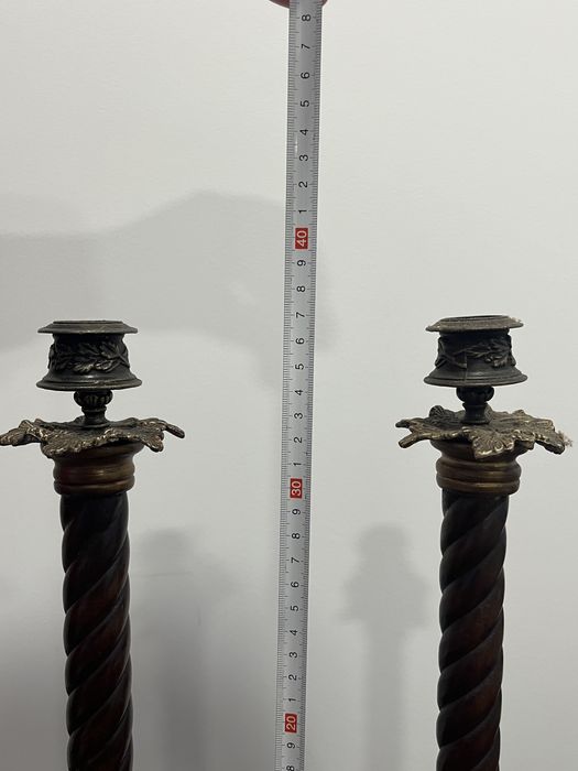 Castiçais muito elegantes