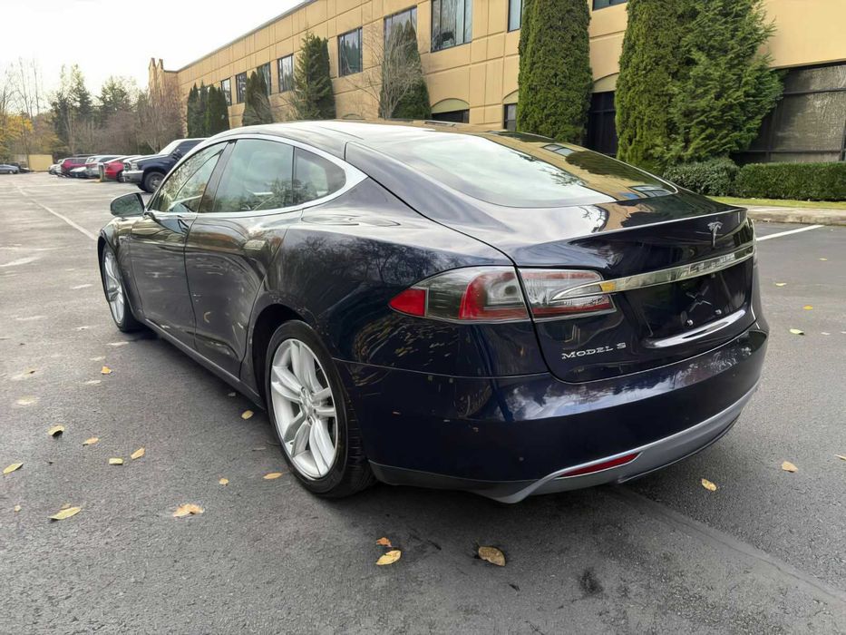 Tesla Model S      2013