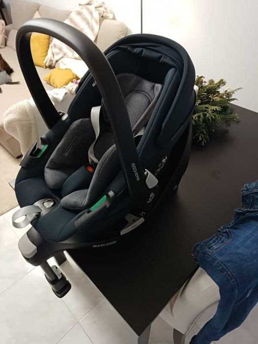Maxi Cosi Pebble 360 com Isofix