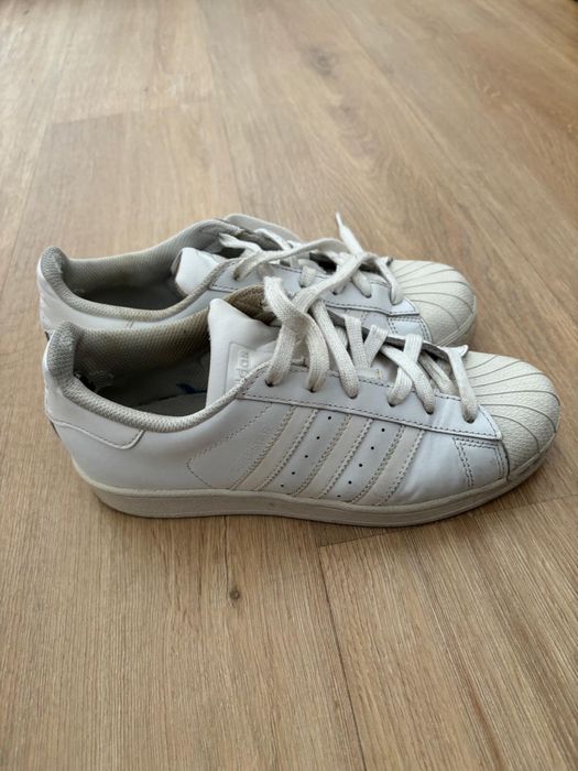 Adidas superstar brancas