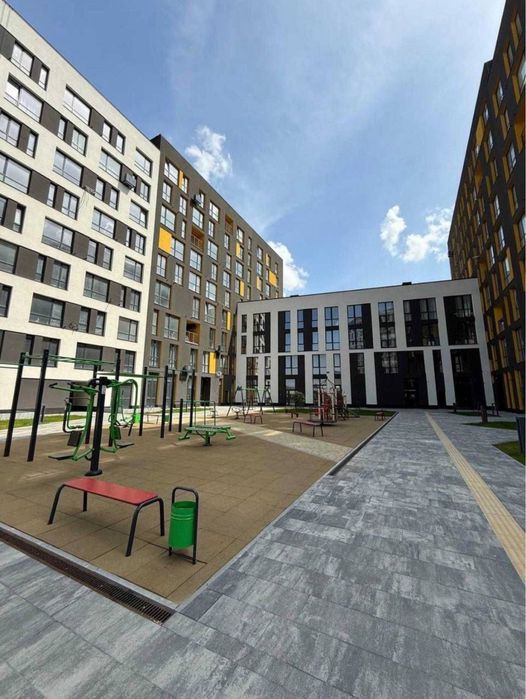 Оренда фасадного приміщення у ЖК  Підзамче Вежа