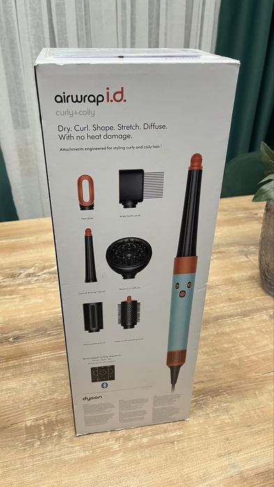 Dyson Airwrap i.d curly + coily