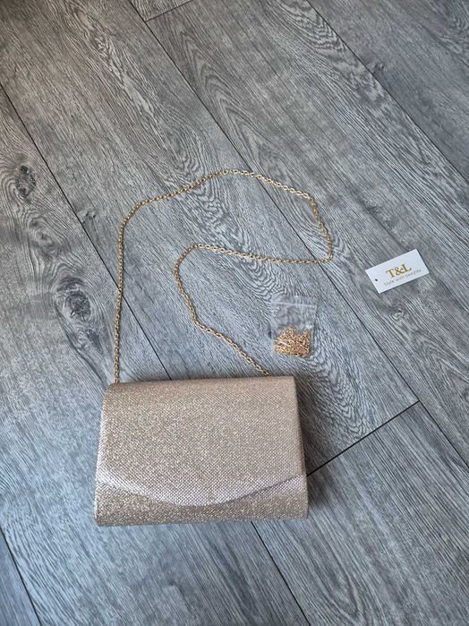 Torebka kopertówka złota na bal Sylwestra