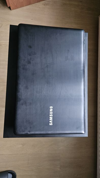 Sprzedam laptop Samsung