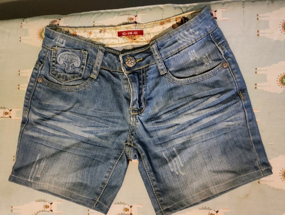 Spodenki jeansowe 25