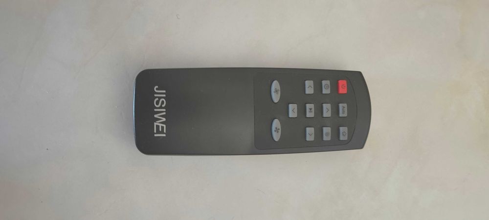 Robot aspirador. Lava e aspira