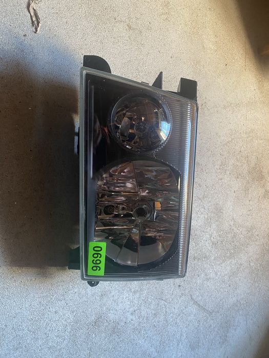Farol e piscas Nissan Terrano (, farol , farolins) , jante)