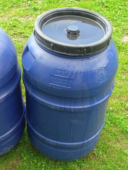 Sprzedam beczki plastikowe 220litrow