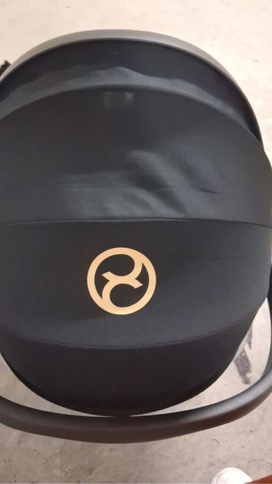 Carrinho de bebé e ovo Cybex