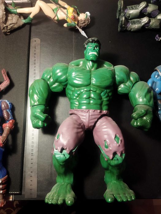 Marvel Sentinela mais outras figura de tamanho grande