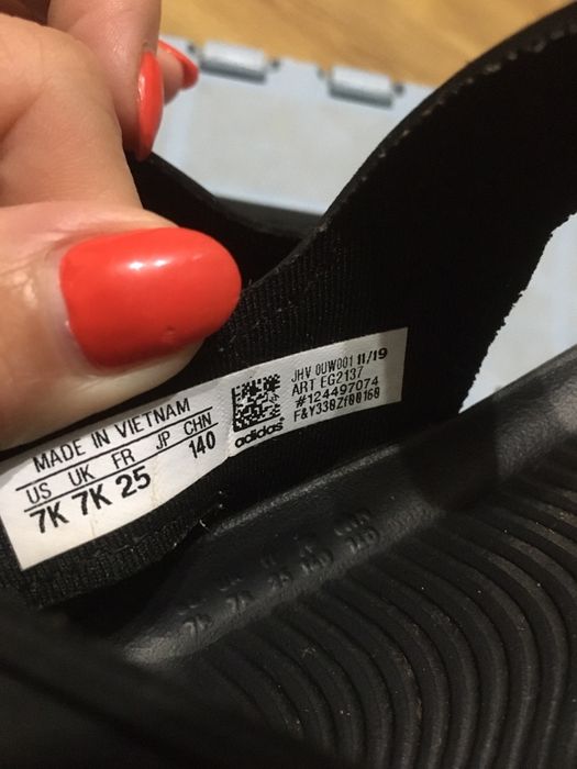 Sprzedam  Sandalki  adidas