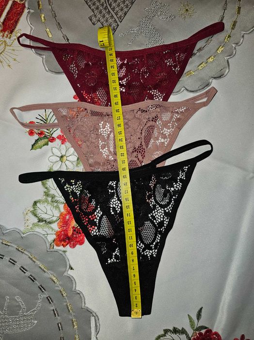 Majtki damskie stringi koronkowe S