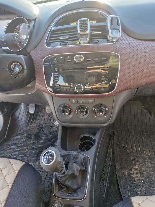 Авто на ходу, на літній шині маю зиму 4шт до встановлення,  потрібен