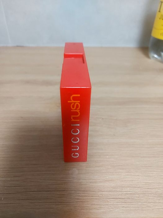 Flakonik po perfumach