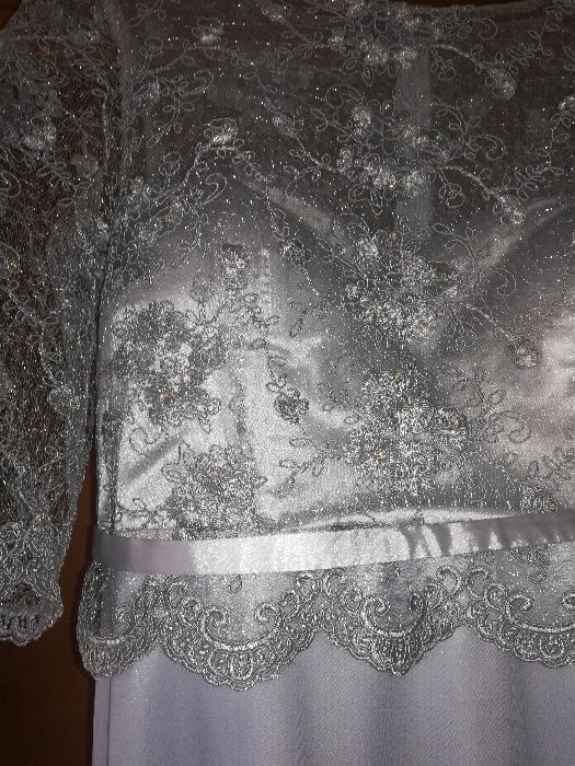 Suknia wieczorowa koronkowa długa