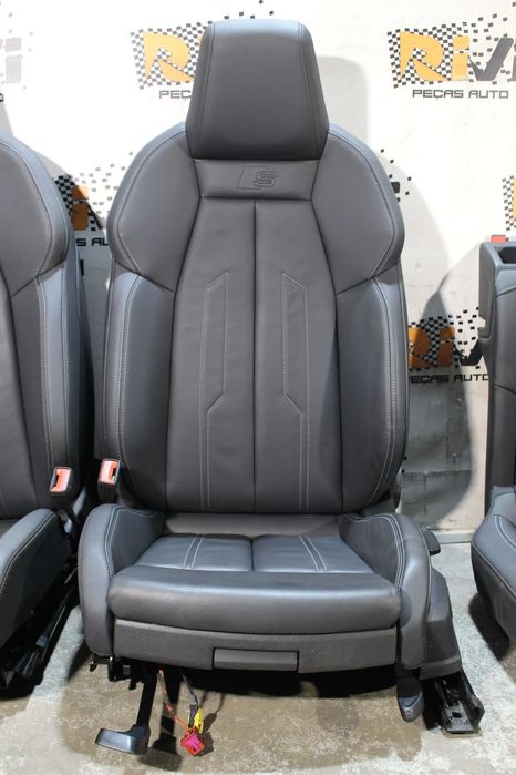 Bancos Audi S3 A3 8Y em Pele
