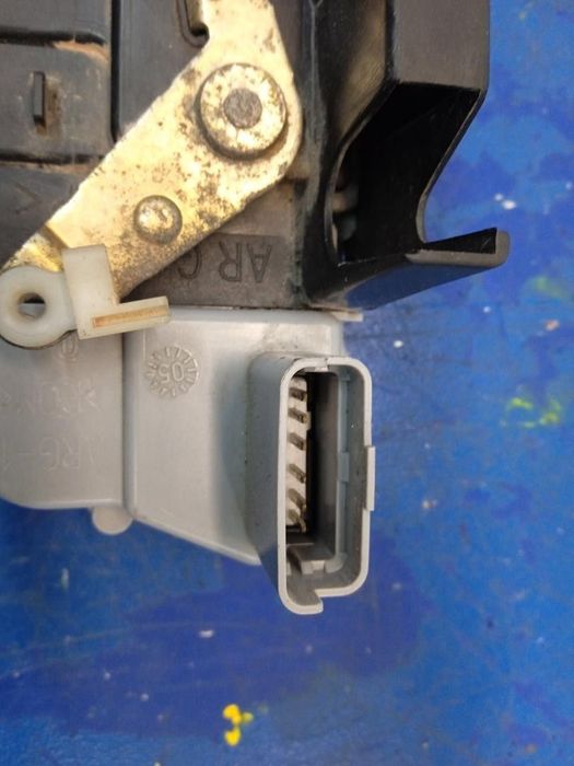 FECHADURA PORTA TRASEIRA ESQUERDA CITROEN C5 I 2005 -RHR
