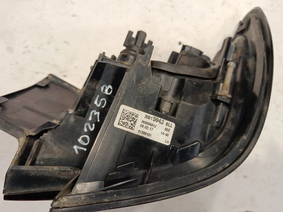 Farolim esquerdo OPEL Astra K