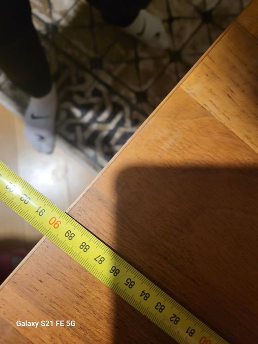 Stół z orzecha amerykańskiego