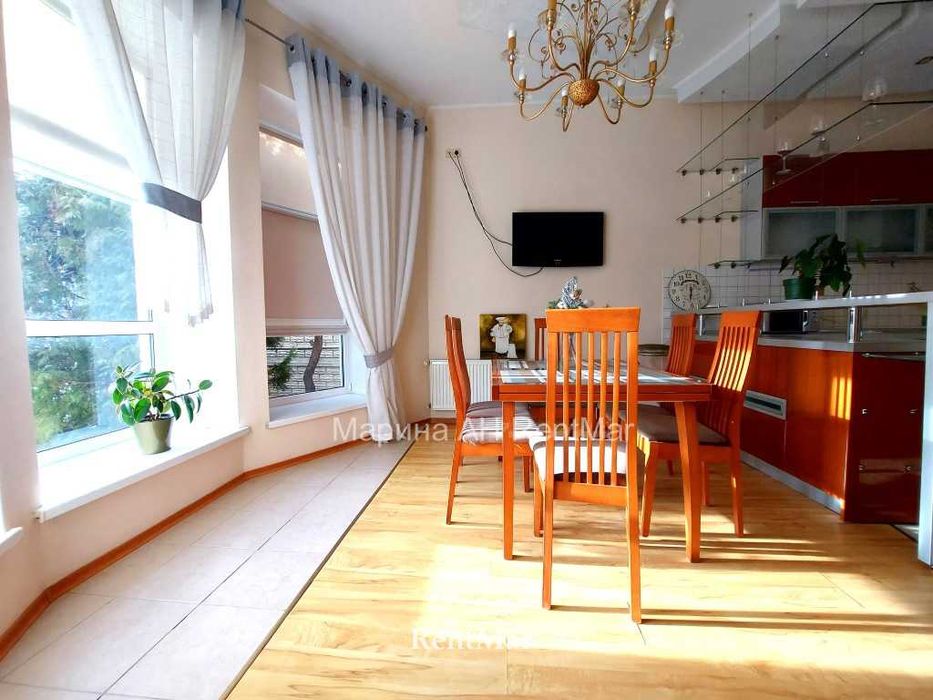 Добротный дом! Жилой подвал! 4 спальни  Б Фонтан Видео