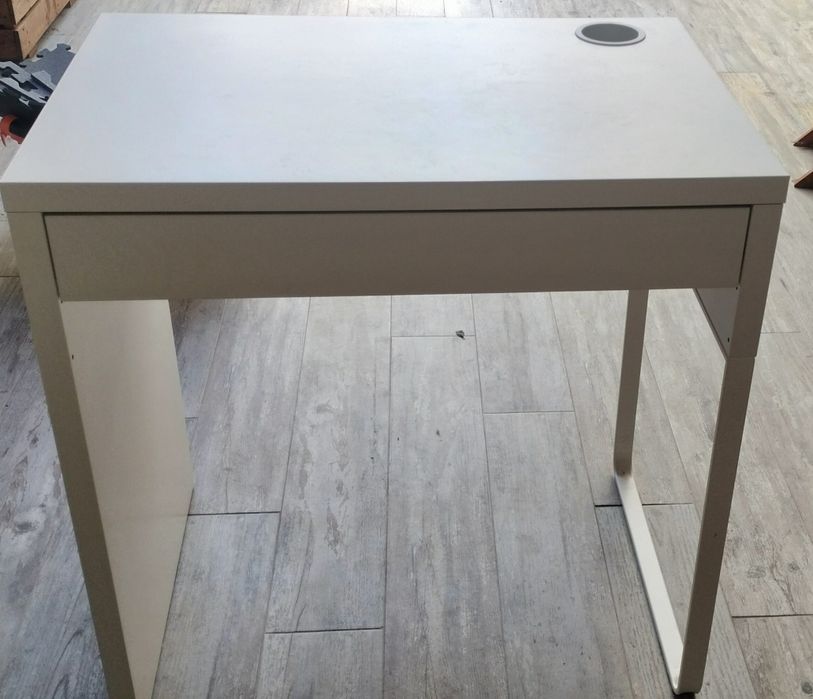 Secretária branca MICKE IKEA