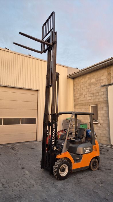 Wózek widłowy TOYOTA BT 7FGF18, triplex, przesuw, terenowy