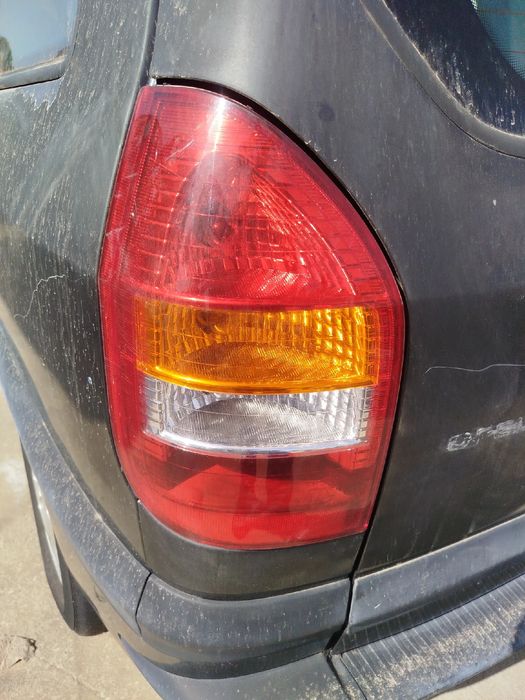 Farolim esquerdo OPEL Zafira A (F75_)