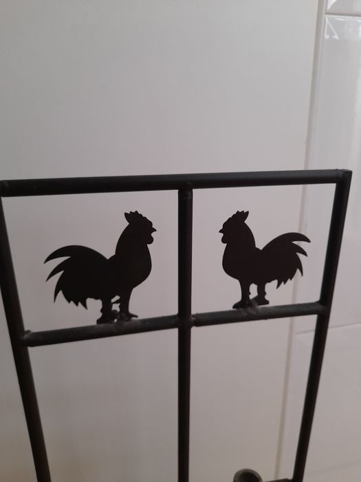 Castiçal  em ferro  de pé alto