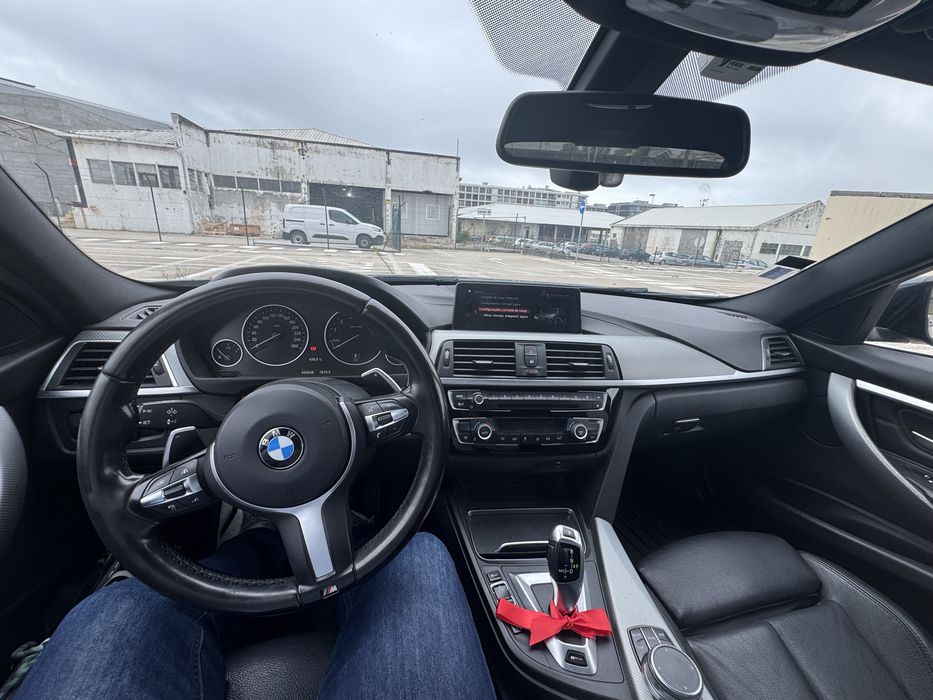 BMW 330e F30 LCI com packM e todo o histórico na BMW