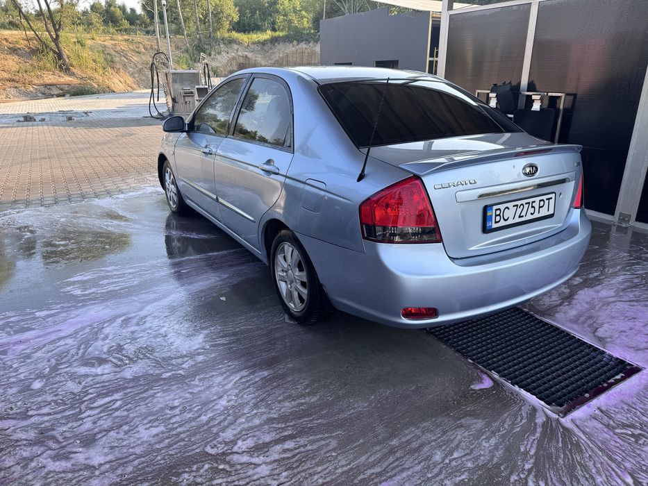 Kia Cerato 2008 Рік