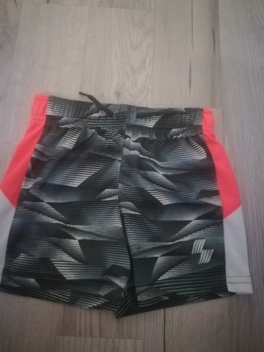 Spodenki krótkie chłopięce. Nowe.