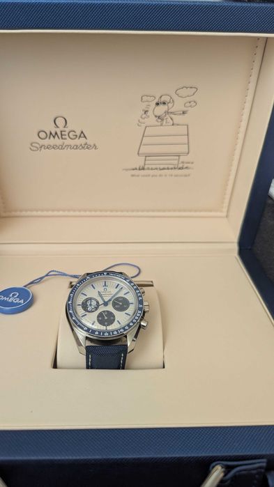 Omega 50th aniversario snoopy