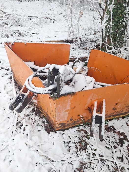 Pług do odśnieżania za ciągnik