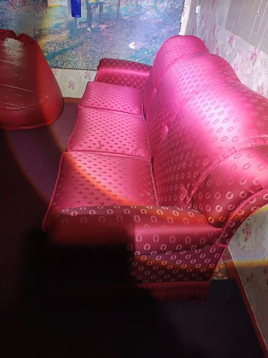 Диван майже новий