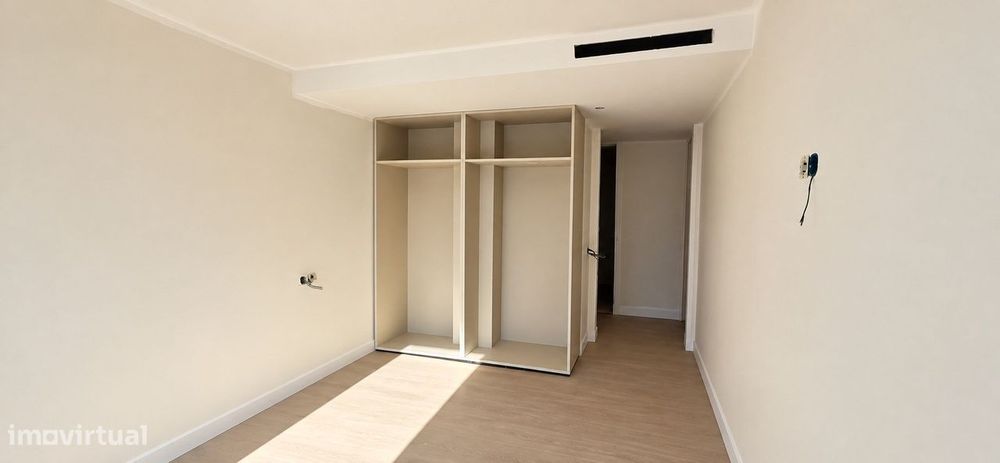 T2 Novo com Varanda e Garagem em Nogueira, Braga | 359.000 €