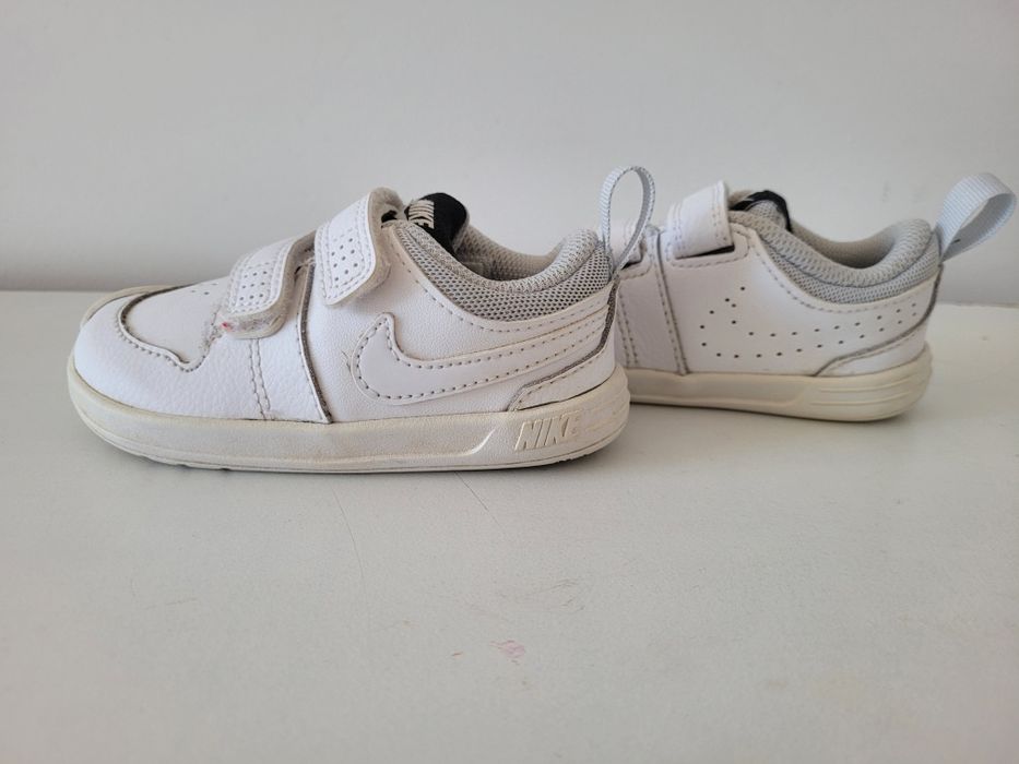 Białe sneakersy na rzep nike unisex 13,5cm