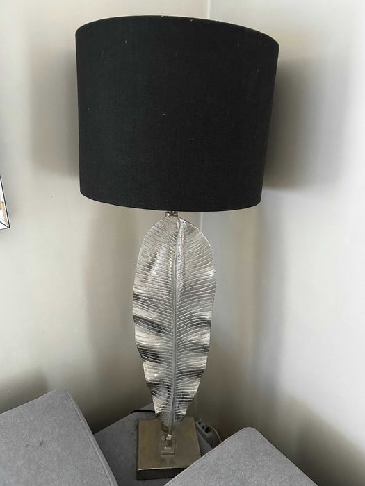 Lampa  metalowa- liść -na komodę