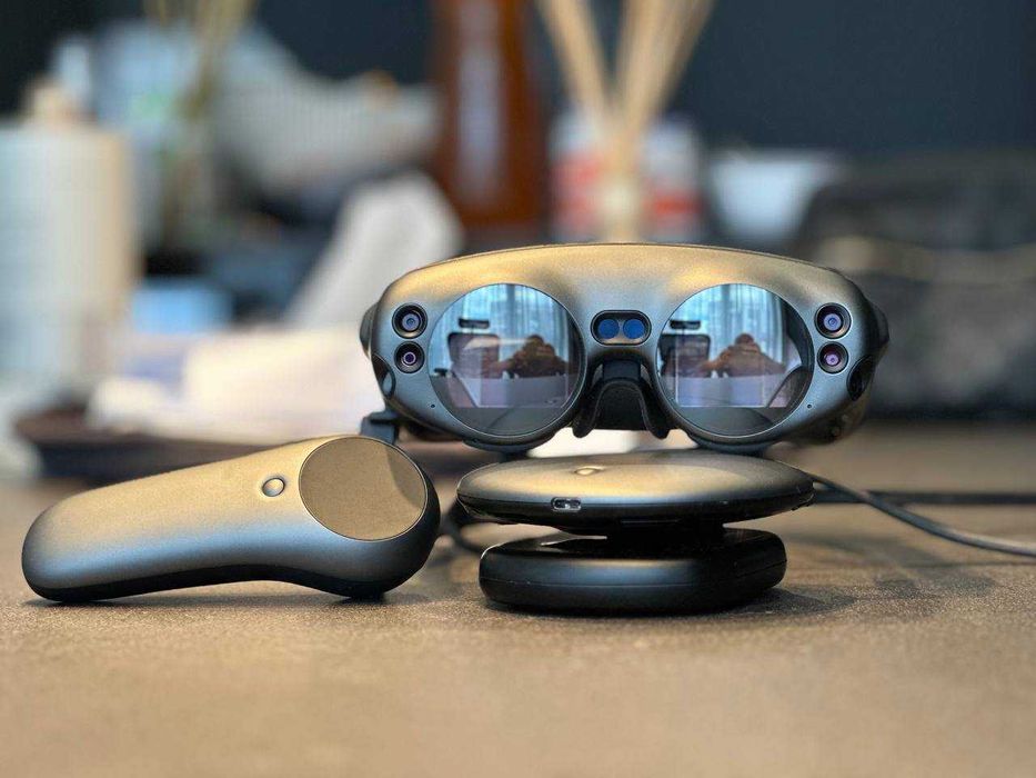 Magic Leap One - окуляри доповненої і змішаної реальності.