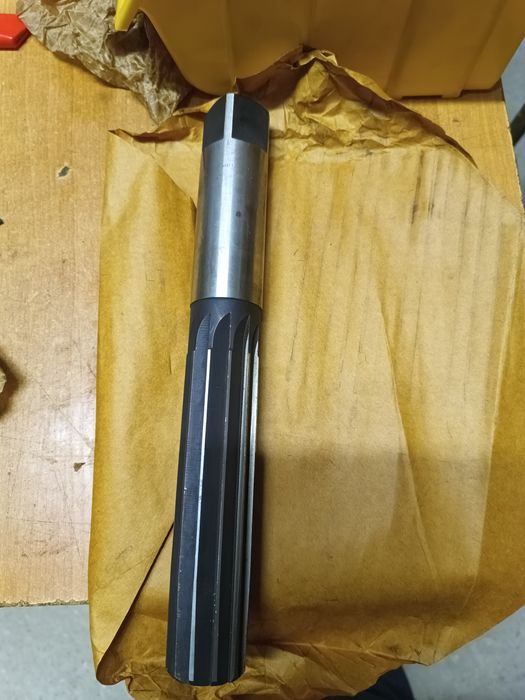 Rozwiertak ręczny Hss 40 mm h7