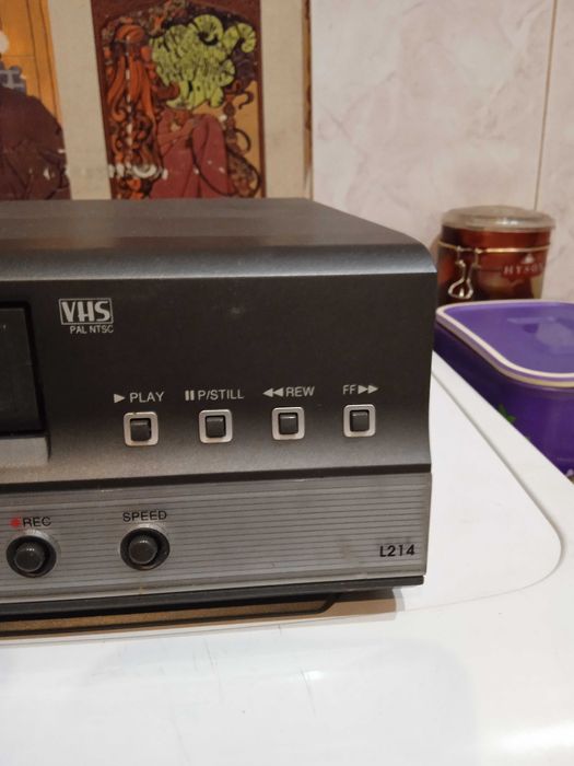 Видеомагнитофон продам