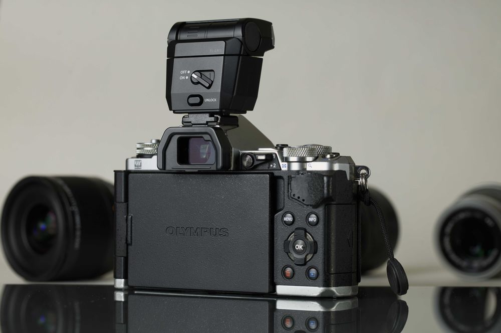 Olympus OM-D E-M5 Mark II | USZKODZONE gniazdo LCD