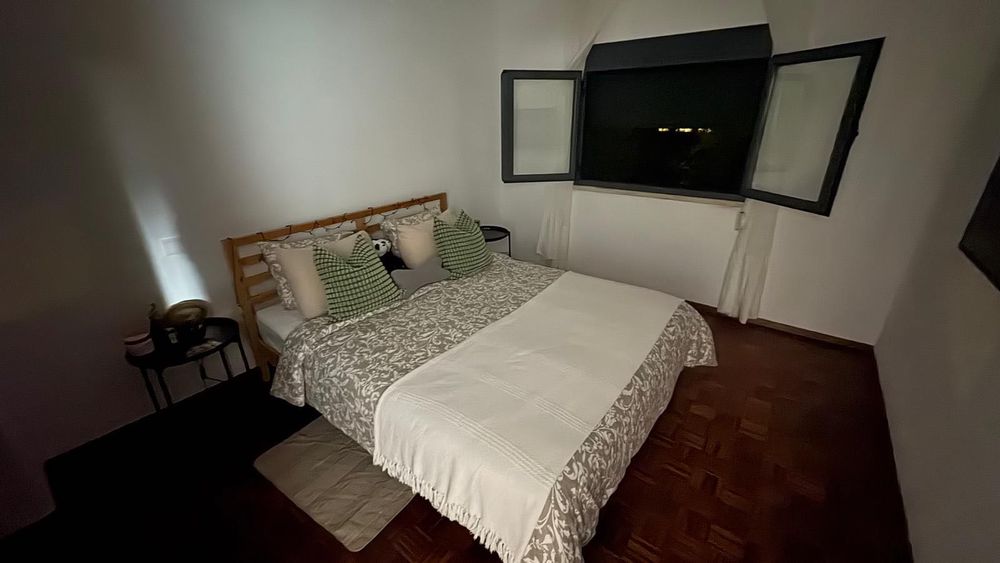Cama casal como nova