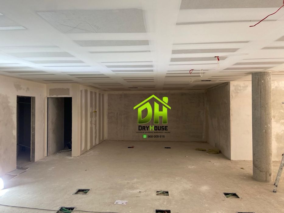 Montagem de pladur e barramento