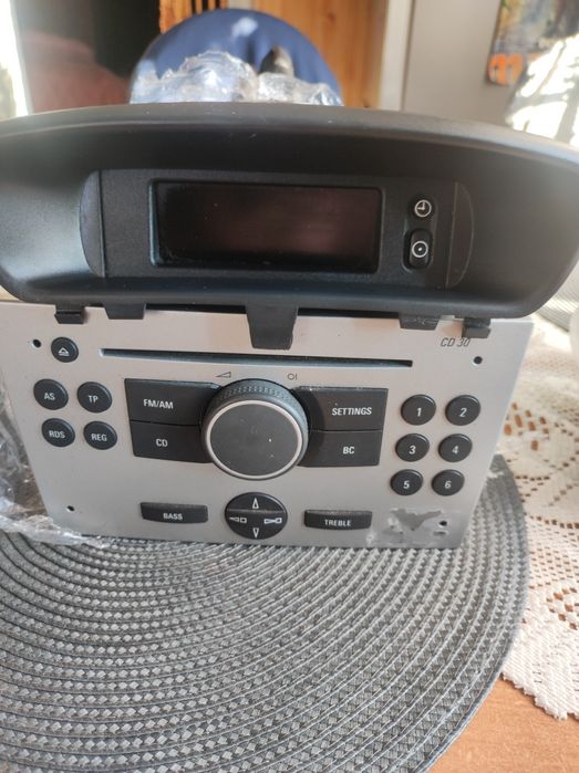 Wyświetlacz z radiem